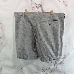 Eddie Bauer Shorts Mens 38 Light Gray Fish Print Cotton Bermuda Chino Camp